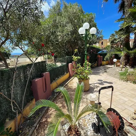 Ferienhaus Azzurra Fronte Mare Capitana